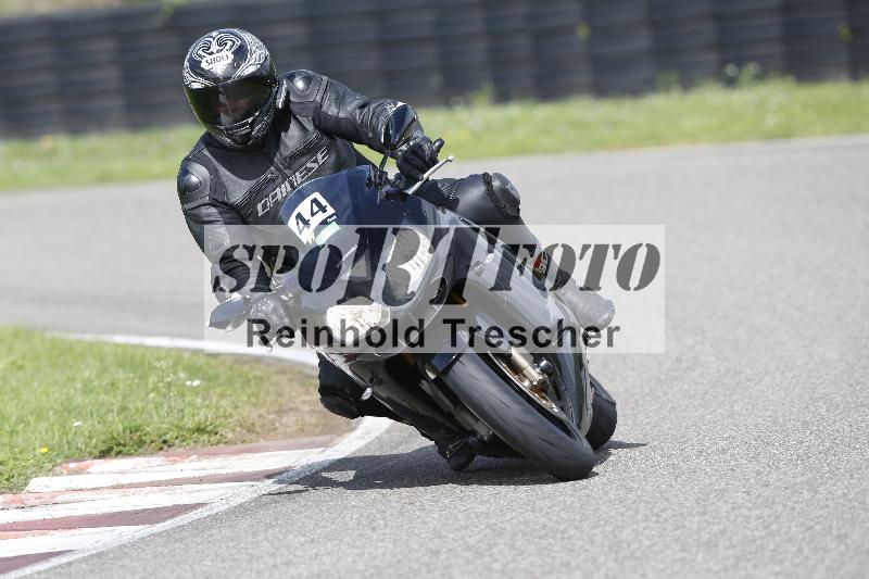 /53 16.09.2025 Track Day Domi Aegerter ADR/Gruppe gruen/44